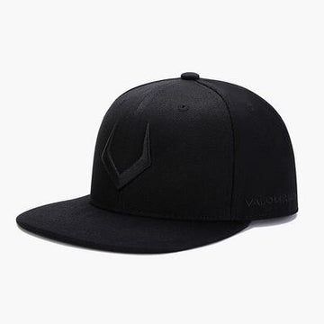 Men’s Black Streetwear Snapback – Minimal Logo Everyday Cap