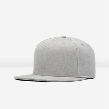 Men’s White Snapback Cap – Modern Streetwear Hat with Clean Logo