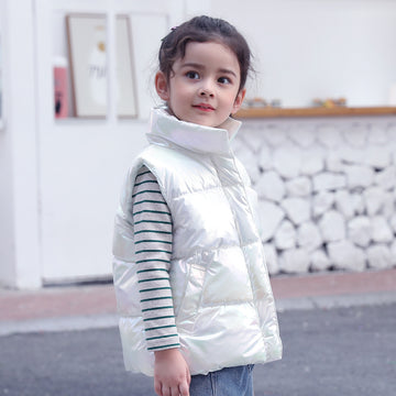 Silver Metallic: High-shine silver quilted vest. Features a premium reflective finish and a cozy, protective stand-up collar.