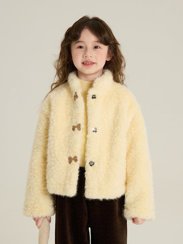 Classic Teddy: High-quality faux-shearling construction with a modern, clean silhouette. Includes functional buttons and a protective collar for windy weather.